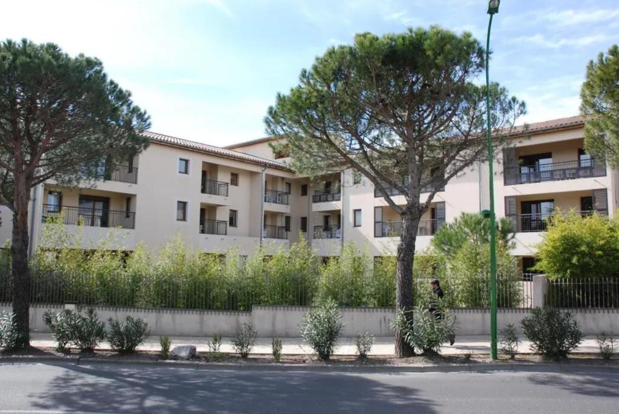 Superbe Appartement A Uzes Avec Place De Parking ภายนอก รูปภาพ