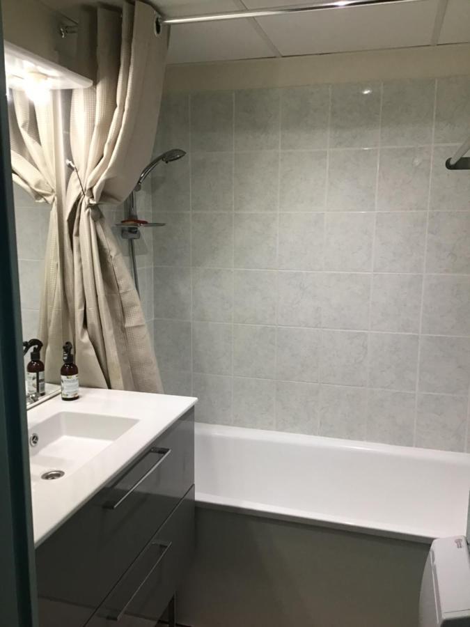 Superbe Appartement A Uzes Avec Place De Parking ภายนอก รูปภาพ